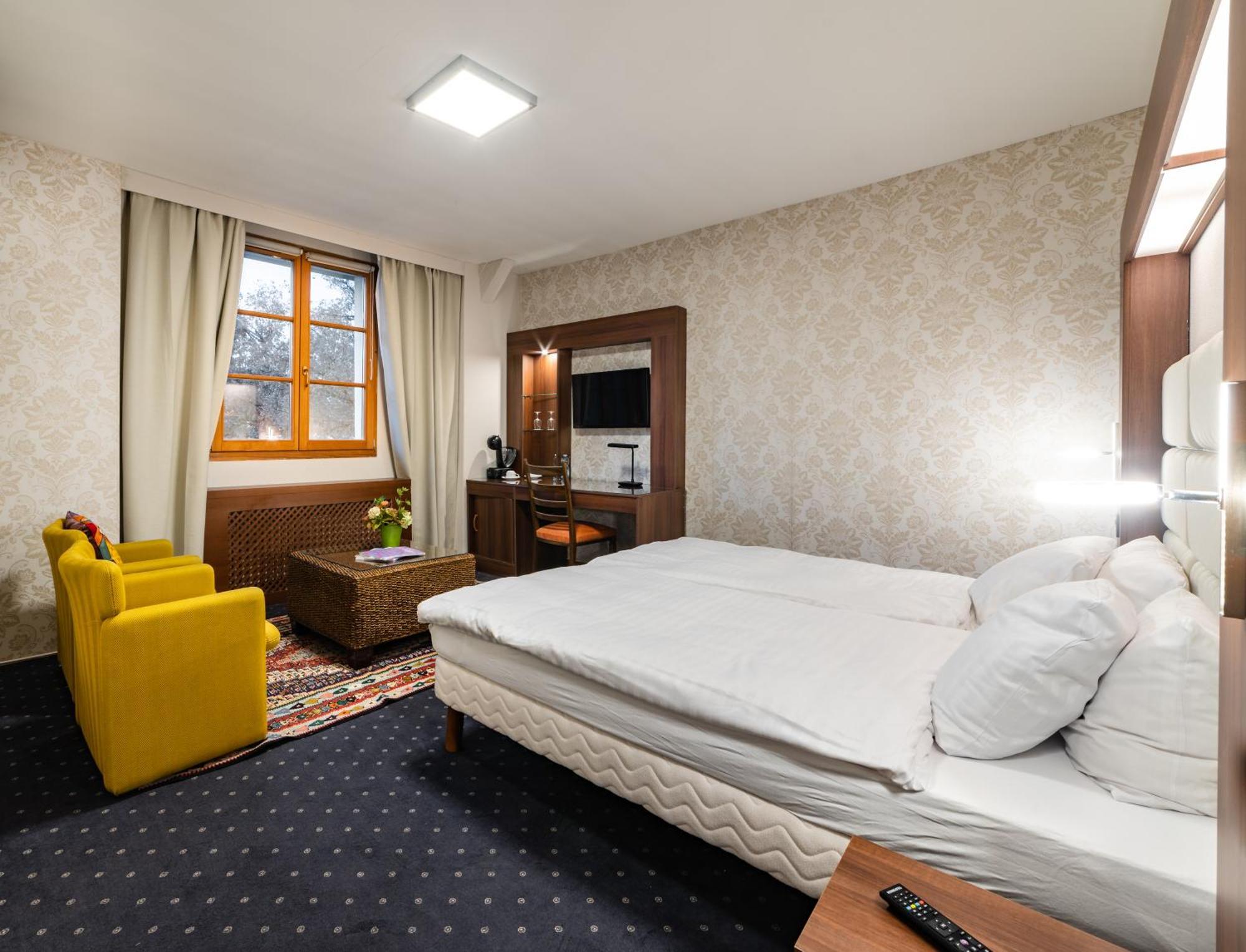 Bellevue Hotel Restaurant Kutchi מראה חיצוני תמונה